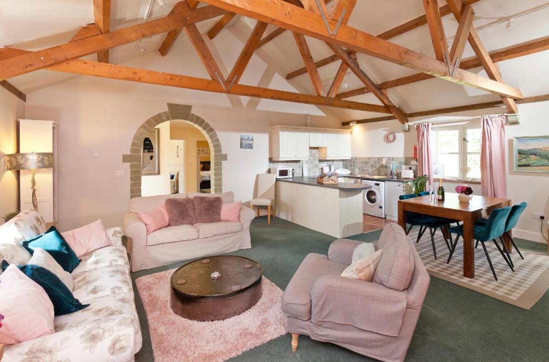 Spacious Swallow Cottage Tisbury Exterior photo