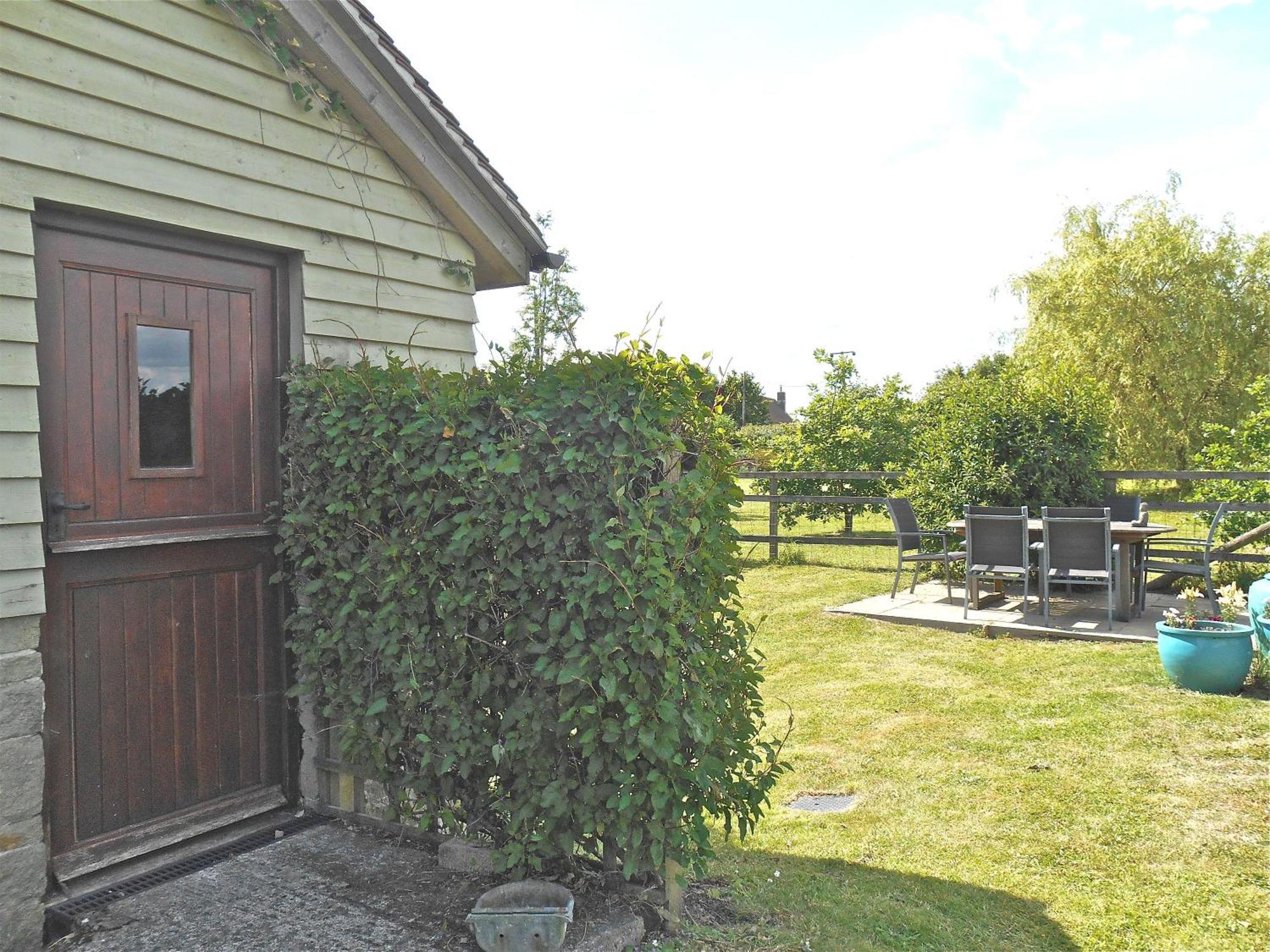 Spacious Swallow Cottage Tisbury Exterior photo